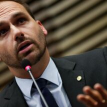 PGR descarta pedido do PT e do PSOL para prender Eduardo Bolsonaro