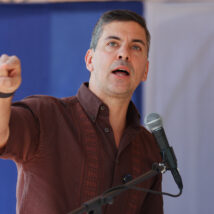 O governo do Paraguai, liderado por Santiago Peña, autorizou maior fiscalização na fronteira com Brasil após operação contra o crime organizado Imagem referente a matéria