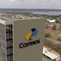Empréstimo bilionário só adia colapso dos Correios; bancos resistem a liberar dinheiro Correios querem R$ 20 bilhões para reestruturação; para especialistas, empréstimo é insuficiente para empresa competir com os operadores privados que já dominam a logística no país.