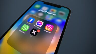 Nos últimos anos, o chamado “cancelamento” tornou-se um fenômeno social marcante das redes digitais. Imagem referente a matéria