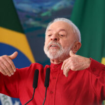 Lula defende Venezuela e diz que presidente de fora não deve dar palpite