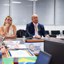 Symmy Larrat, representante do governo, e Toni Reis, presidente da Aliança Nacional LGBTI+, no lançamento da “Plataforma do Respeito”, que usará inteligência artificial para rastrear publicações supostamente homofóbicas. Imagem referente a matéria