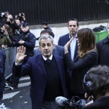 O ex-presidente da França Nicolas Sarkozy foi condenado a cinco anos de prisão devido ao financiamento da campanha eleitoral que o levou ao Palácio do Eliseu em 2007 com dinheiro do regime líbio de Muammar Gaddafi Imagem referente a matéria