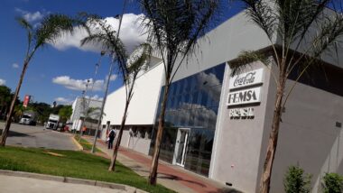 Fábrica é responsável por 31% de toda a produção nacional do refrigerante. Imagem referente a matéria