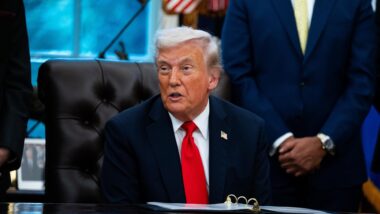 O presidente dos EUA, Donald Trump, disse que ajudará Jamaica a se recuperar após passagem do furacão Melissa Imagem referente a matéria