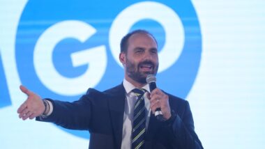 Defensoria Pública da União contestou o STF e disse que não pode atuar na defesa de Eduardo Bolsonaro. Imagem referente a matéria