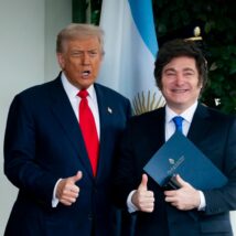 Trump e Milei em encontro na Casa Branca, no último dia 14 Imagem referente a matéria