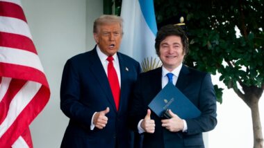 Trump e Milei em encontro na Casa Branca, no último dia 14 Imagem referente a matéria