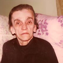 Floripes Dornellas de Jesus, conhecida como Lola, em foto do início dos anos 80: leiga católica passou mais de 60 anos se alimentando apenas da hóstia consagrada. Imagem referente a matéria