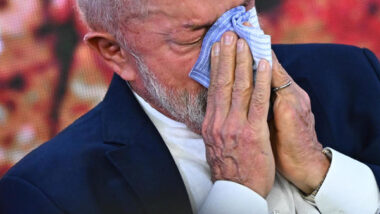 Mesmo com divergências entre registro de nascimento e data celebrada pela família, Lula é, agora, o presidente mais velho em exercício. Imagem referente a matéria