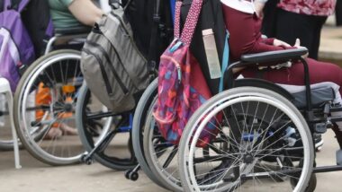 Ao criar diretrizes contrárias a leis sobre educação especial, governo Lula pode prejudicar o ensino de pessoas com deficiência. Imagem referente a matéria