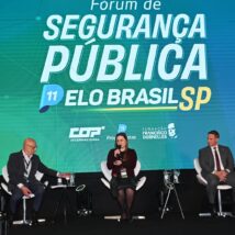 Painel sobre crimes cibernéticos tem participação do senador Espiridião Amin, da delegada Lisandréa Salvariego e do secretário da Segurança Pública de SP, Guilherme Derrite. Imagem referente a matéria