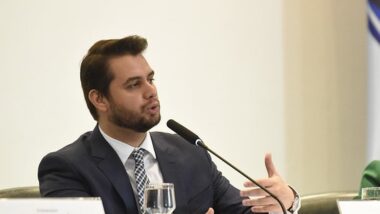 Filipe Martins, assessor especial para assuntos internacionais durante o governo Bolsonaro. Imagem referente a matéria