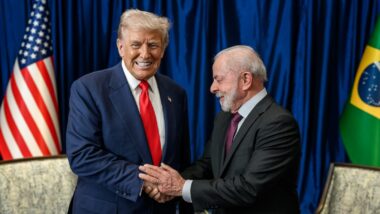 Trump e Lula: o que o aperto de mão significa na prática? Imagem referente a matéria