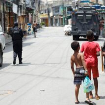 Rio tem cenário de guerra com mais de 50 mortos em conflito entre policiais e CV Operação Contenção