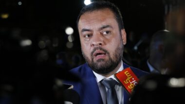 Governador fluminense afirmou que orientou secretários a não discutirem com autoridades que criticarem ações. Imagem referente a matéria