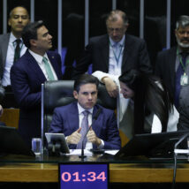 Guerra contra facções sai da favela e vai para o Congresso Congresso operação Rio de Janeiro PEC da Segurança