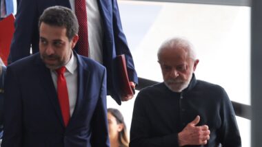 Boulos toma posse como ministro em tom de campanha e pede silêncio por mortos no Rio. Imagem referente a matéria