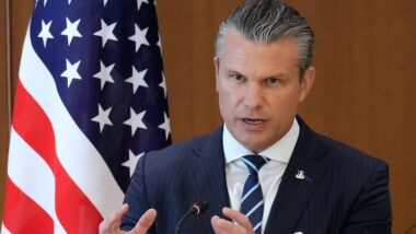 O secretário de Guerra dos Estados Unidos, Pete Hegseth, relatou o sexto ataque no Pacífico em oito dias Imagem referente a matéria