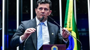 Senador Sérgio Moro (União-PR) é autor do PL, agora sancionado, que prevê novos crimes no combate a organizações criminosas. Imagem referente a matéria