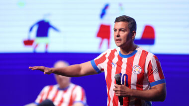 O presidente do Paraguai, Santiago Peña, em evento em Assunção na quarta-feira (29) Imagem referente a matéria