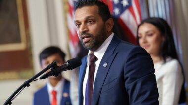 Kash Patel, diretor do FBI, fez anúncio nesta sexta-feira (31) Imagem referente a matéria