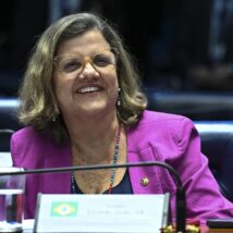 Durante ciclo de audiências públicas sobre homeschooling no Senado, a atual presidente da Comissão de Educação da Casa se manifestou contrária à pauta. Imagem referente a matéria