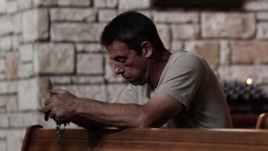 Tendência invertida: mais homens vão à igreja que mulheres nos EUA. Imagem referente a matéria