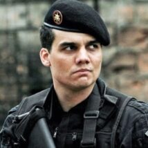 Capitão Nascimento, vivido por Wagner Moura, tornou-se um ícone do cinema que retrata o Rio de Janeiro Imagem referente a matéria