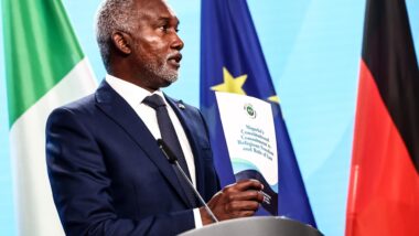 O Ministro das Relações Exteriores da Nigéria, Yusuf Tuggar, negou que haja perseguição a cristãos por parte do Estado em seu país Imagem referente a matéria