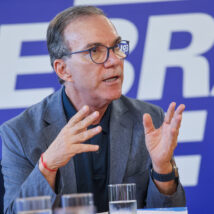 Presidente do Sebrae nacional, Décio Lima é pré-candidato do PT ao governo de Santa Catarina. Imagem referente a matéria