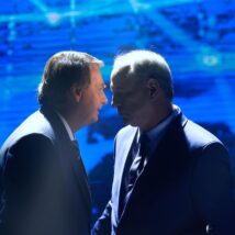 Antigos aliados de Lula buscam apoio do PL para emplacar candidaturas Eleições PL - Bolsonaro e Ciro Gomes