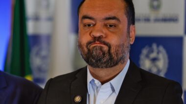 A ministra do TSE Isabel Gallotti, relatora do caso, votou pela cassação e inelegibilidade de Cláudio Castro. Imagem referente a matéria