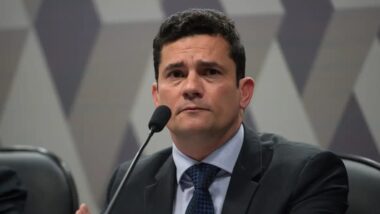 Senador Sergio Moro lidera pesquisa de intenção de votos ao governo do Paraná em 2026. Imagem referente a matéria