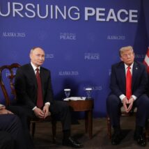 Trump e Putin se distanciaram devido à insistência da Rússia em manter invasão na Ucrânia Imagem referente a matéria