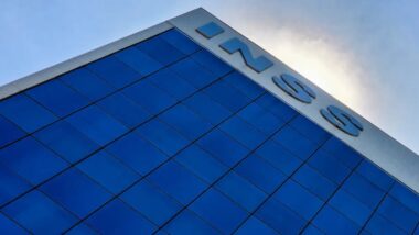 Verba será usada para manutenção dos serviços do INSS, mas recursos para força-tarefa seguem em negociação. Imagem referente a matéria