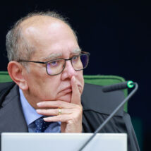 Foragido do 8/1 interrompe evento de Gilmar Mendes na Argentina Foragido do 8/1 interrompe evento de Gilmar Mendes na Argentina