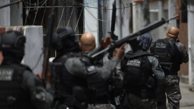 A operação policial que ocorreu no conjunto de favelas do Complexo da Penha, no Rio de Janeiro, no último dia 28 de outubro, causou enorme impacto na opinião pública brasileira. Imagem referente a matéria