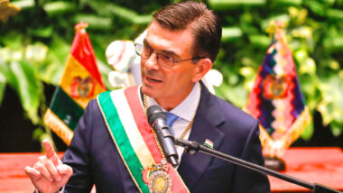 O presidente Rodrigo Paz, durante seu discurso de posse, prometeu o fim do isolamento internacional da Bolívia e a adoção de uma agenda de livre mercado para reverter a grave crise econômica do país Imagem referente a matéria