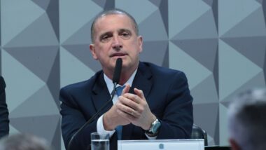 O ex-ministro da Previdência Onyx Lorenzoni depôs à CPMI do INSS. Imagem referente a matéria