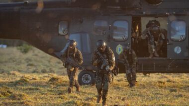 Kids pretos em treinamento. Imagem referente a matéria