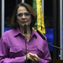 Damares Alves foi a relatora do PL que aumenta penas para crimes sexuais contra vulneráveis. Imagem referente a matéria