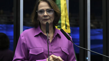 Damares Alves foi a relatora do PL que aumenta penas para crimes sexuais contra vulneráveis. Imagem referente a matéria