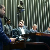 Governador do RJ contesta afirmações do governo que usa operação contra o PCC como exemplo de ação. Imagem referente a matéria