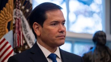 O secretário de Estado americano, Marco Rubio: diretriz da pasta orienta considerar condições médicas do solicitante, idade e probabilidade de depender de benefícios sociais para negar vistos Imagem referente a matéria