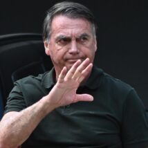 Prisão de Bolsonaro acelera discussões no Centrão para definir rival de Lula em 2026 Jair Bolsonaro