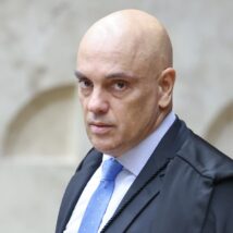 Moraes convoca sessão da Primeira Turma para referendar prisão de Bolsonaro Alexandre de Moraes