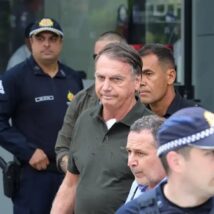 Jair Bolsonaro foi preso preventivamente na manhã deste sábado (22). Imagem referente a matéria