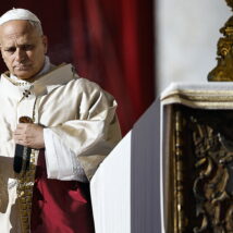 O papa Leão XIV expressou sua “profunda dor” pelo sequestro de estudantes, sacerdotes e professores na Nigéria e em Camarões. Imagem referente a matéria