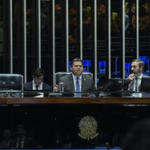 Senado impõe derrota ao governo Lula e aprova “pauta-bomba”